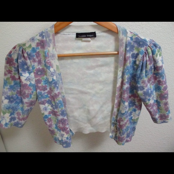 Spring Floral Pattern Cardigan - Picture 2 of 2