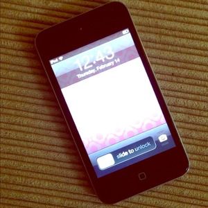 ♥On hold for @brooke26 ♥4th generation iPod