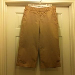 GAP khaki capris