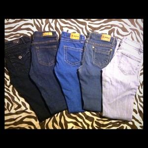💋Bundle of 5 jeans $25 on PP for @michelleallen