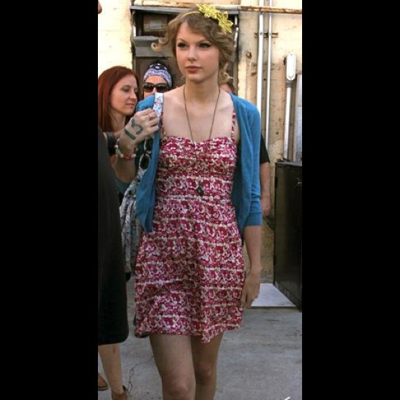 Red floral dress // size 14 //
