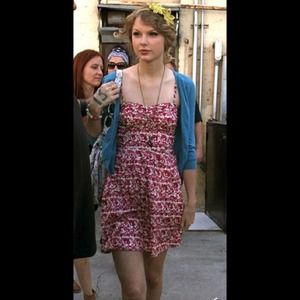 Red floral dress // size 14 //