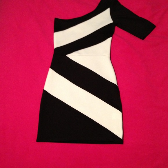 Brand new, never worn A'GACI dress