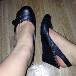 Black heels and dress combo!