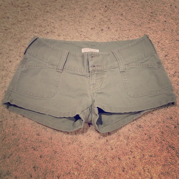 🔴SOLD!🔴Green Abercrombie & Fitch shorts