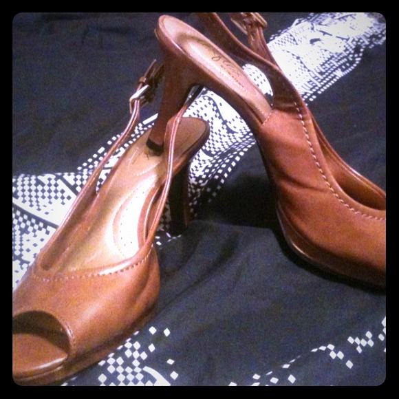 Light brown heels