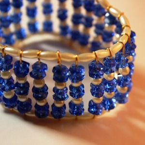 Elegant and unique stretchy bracelet!
