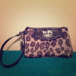 🌟Bundle reserved!🌟Authentic coach wristlet!