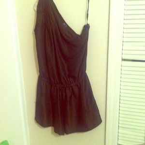 One shoulder romper