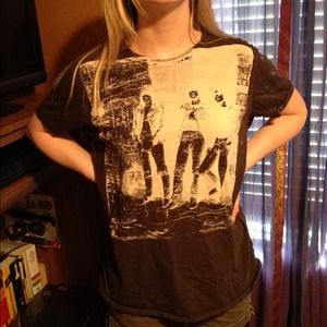 ✋SOLD IN BUNDLE✋Brown Ramones rocker tee