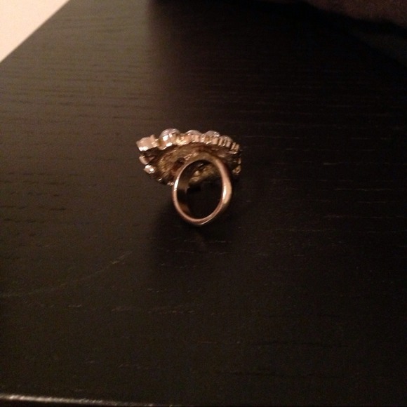 Gorgeous ring! - Picture 3 of 3