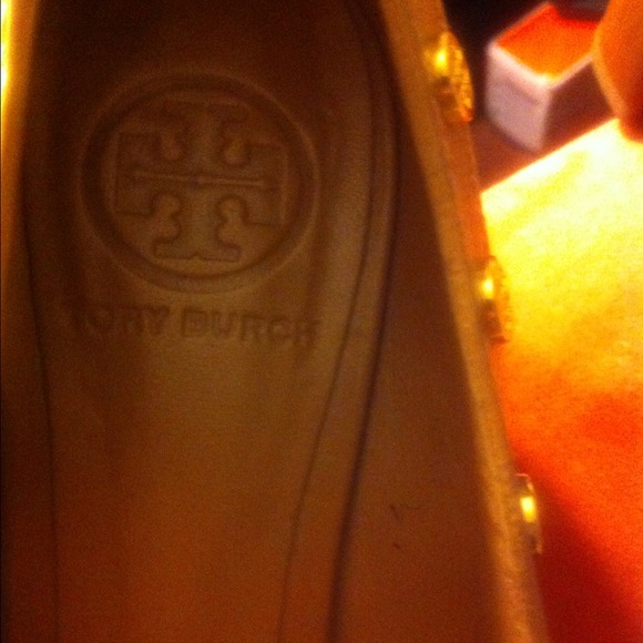 Sold! Authentic TORY BURCH shoes! - Picture 2 of 4