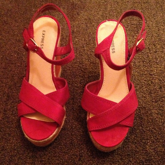 Express Wedges - Picture 2 of 4