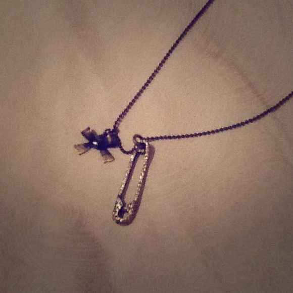 REDUCED Betsey Johnson necklace