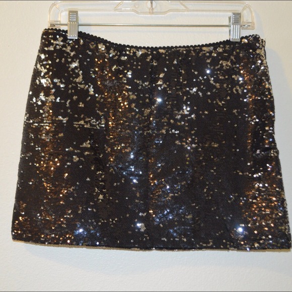 Dresses & Skirts - 🌟black sequin skirt🌟