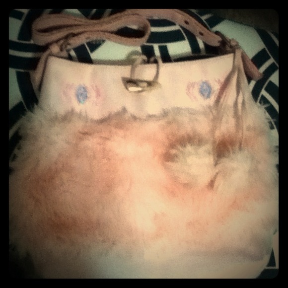 Fluffy Pink Purse!! :D
