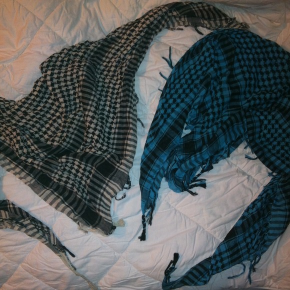 Scarfs