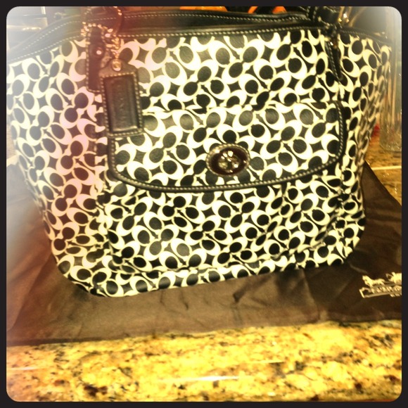SOLD❗❗B&W Coach Tote Bag!!