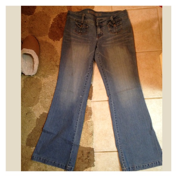 ❌Sold in bundle ❌Hydronic jeans light wash
