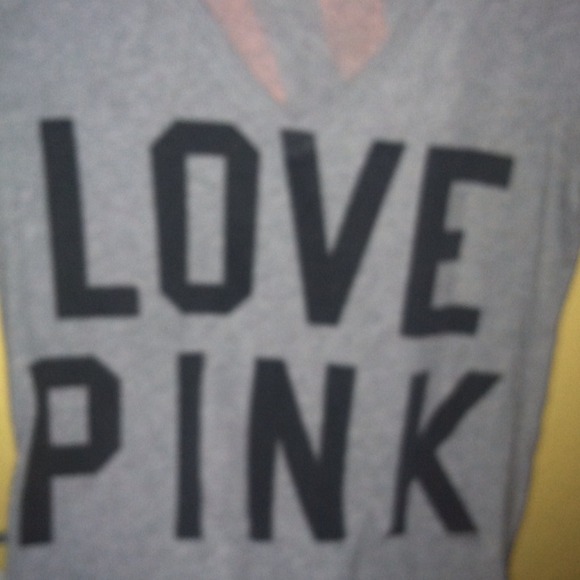 Sold in bundle*******Grey v neck.