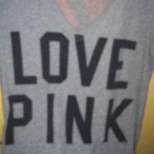 Sold in bundle*******Grey v neck.