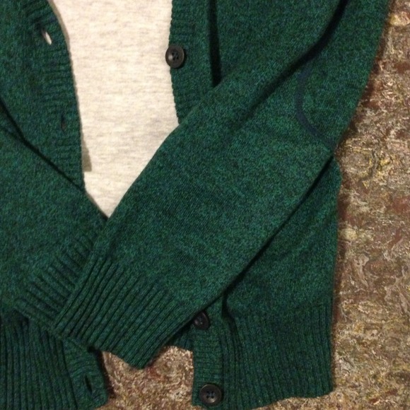 SOLD -- H&M Green Cardigan - Picture 2 of 4