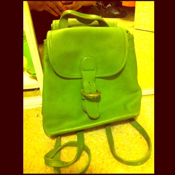 ✨Authentic✨Green Vintage Coach Bag.