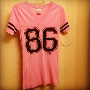 💗💗VICTORIA'S SECRET PINK V-Neck Tee