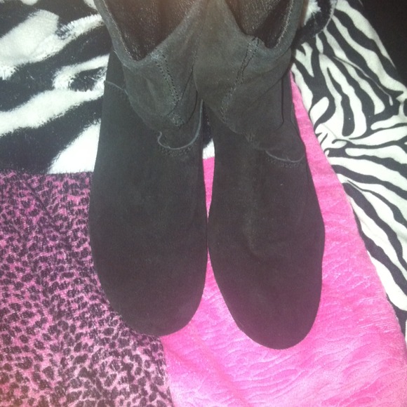 Boots! - Picture 2 of 3