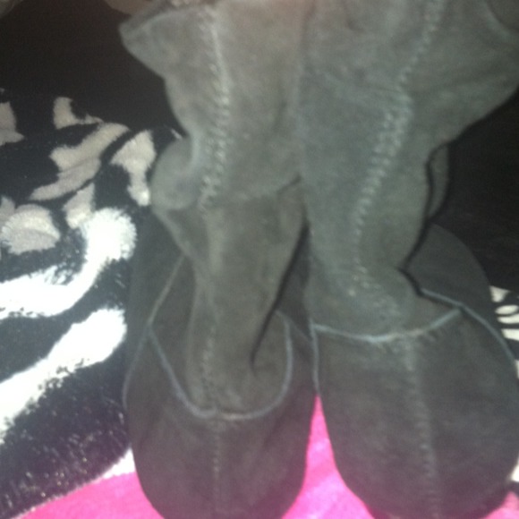 Boots! - Picture 3 of 3