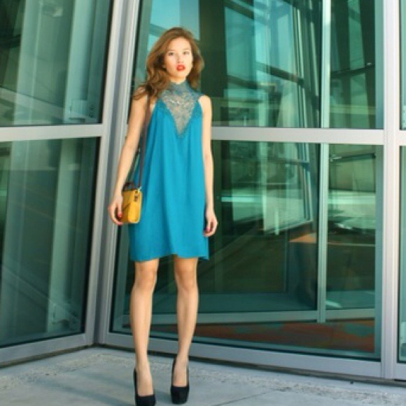 SOLD Lace collar turquoise dress (large)