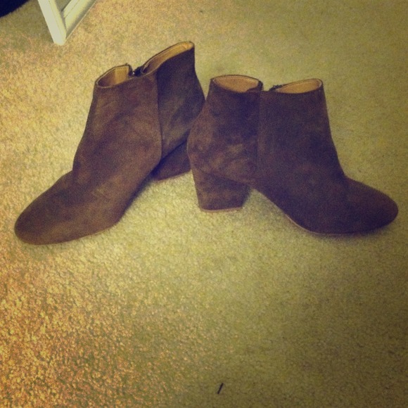 ! Brown Zara Booties