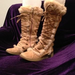 Fawn fur-trimmed lace-up boots