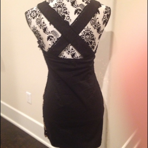 ❌SOLD❌Chevron Gold/Black Sequin Dress - Picture 2 of 3