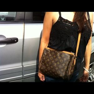 💗Louis Vuitton purse reserved for Krispao💗