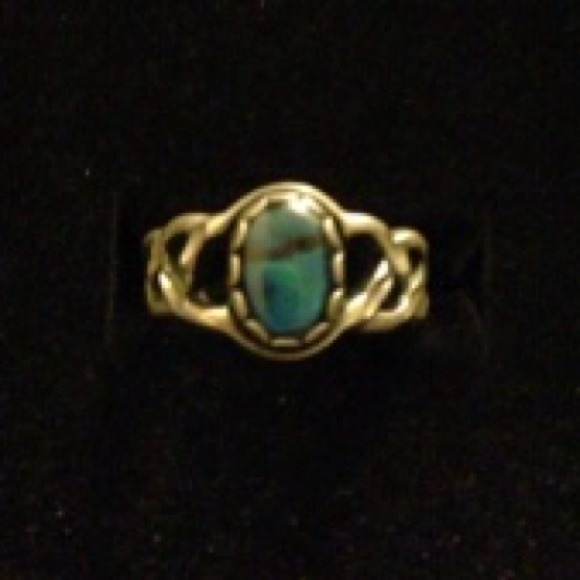 114R - Gorgeous Ring