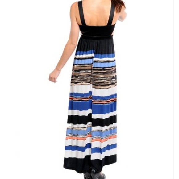 Sleeveless striped maxi dress with waist cut out🌻 - Picture 2 of 4