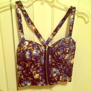 Crop top with crossed back straps!