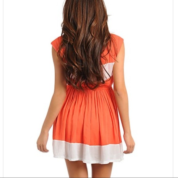 Orange & white short sleeve color block mini dress - Picture 2 of 3