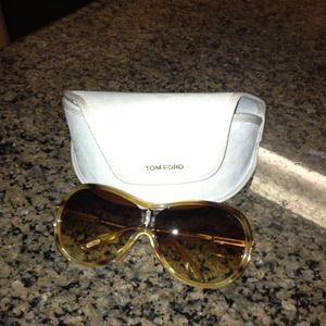 Tom Ford Sascha sunnies!