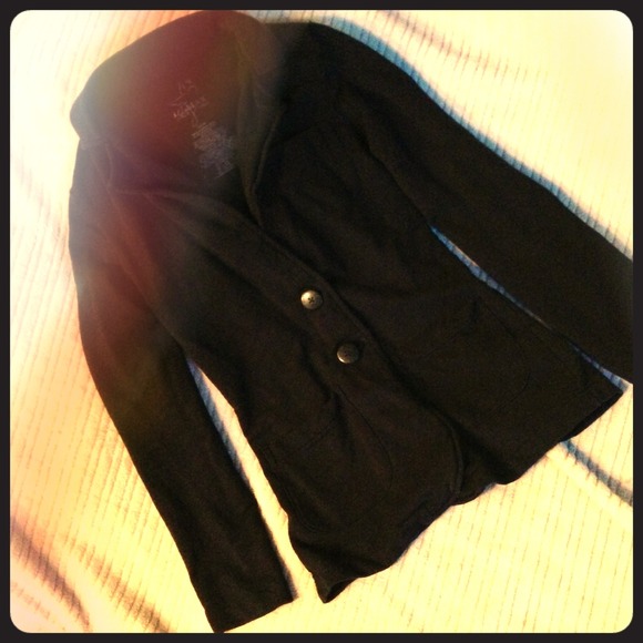 ❗SOLD IN BUNDLE✋✨Miley Cyrus Blazer ✨
