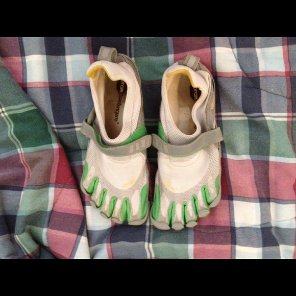 Vibram 5 finger shoes