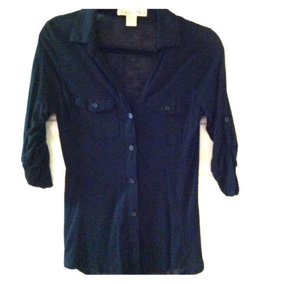 ♦SOLD in Bundle♦Black button up shirt