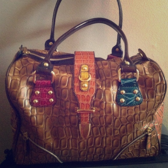 Buckle handbag