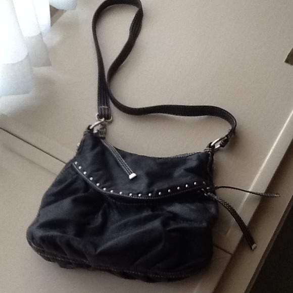 Leather like medium sized bag in dk. Grey