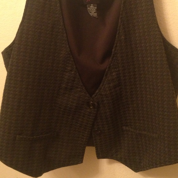 ***SOLD IN BUNDLE***Torrid Vest plus size