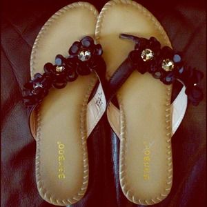 ❤ Reserved for kyliehorstman ❤ Sandals with flower