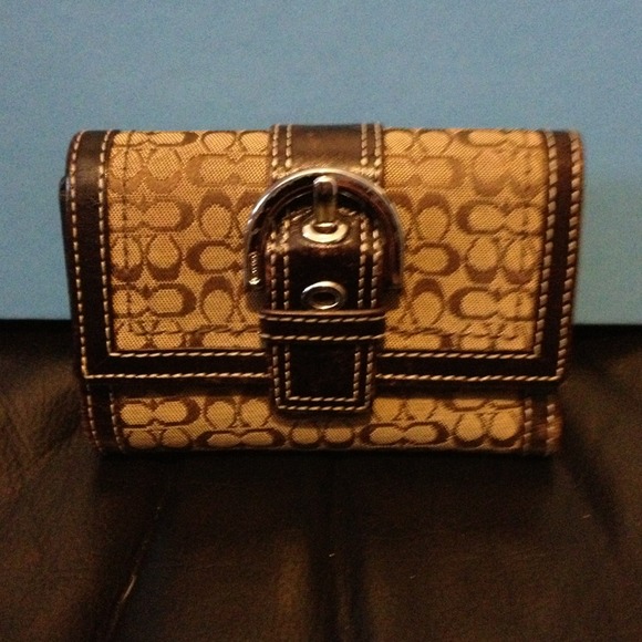 Reserved ! Authentic!!! Coach wallet