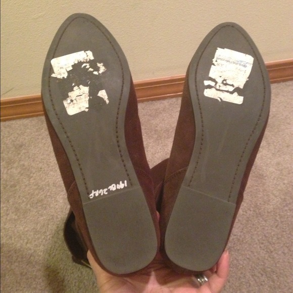 🔴SOLD🔴 Brown Suede Boots by Steve Madden - Picture 3 of 3