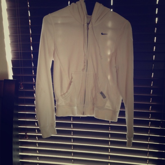 BUNDLE: Nike hoodie & lulu top
